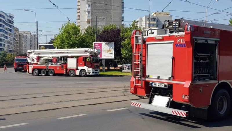 Incendiu puternic în București! Un restaurant a luat foc! Cinci autospeciale au intervenit (FOTO)
