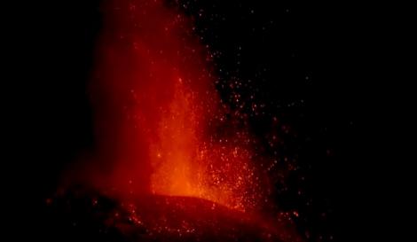 Vulcanul Etna a erupt din nou! Aeroporturi închise, din cauza cenușii vulcanice. Imagini spectaculoase! Video