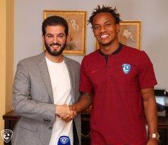 Atacantul peruvian Andr&eacute; Carrillo a semnat pe patru ani cu Al-Hilal, echipă pregătită de Răzvan Lucescu