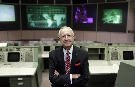 Chris Kraft,  unul dintre oamenii cheie care a lucrat la programul Apollo, a murit