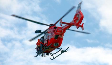 Turiştii rătăciţi în Făgăraş au fost găsiţi cu ajutorul unui elicopter SMURD. Nimeni nu are probleme medicale