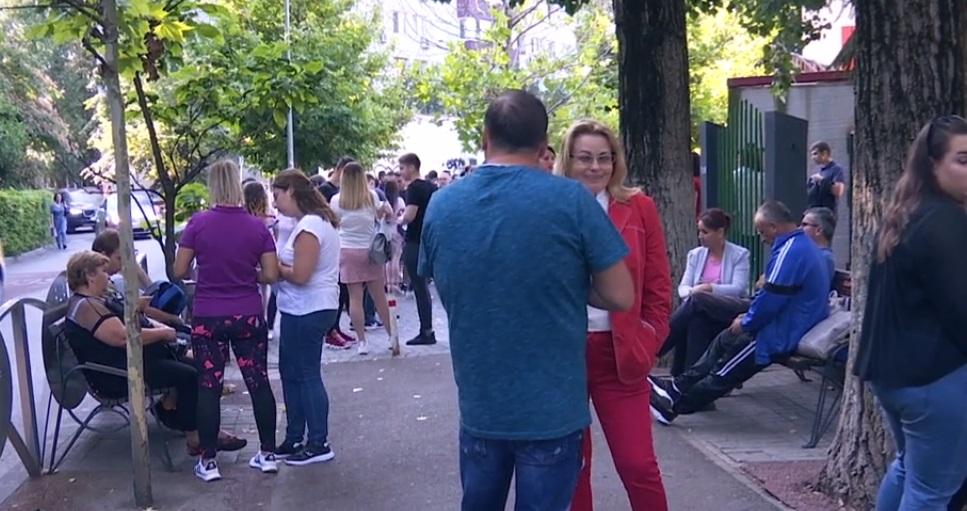 De r&acirc;sul elevilor! Ce au făcut profesorii, chiar &icirc;nainte de-a da examenul de titularizare (VIDEO)