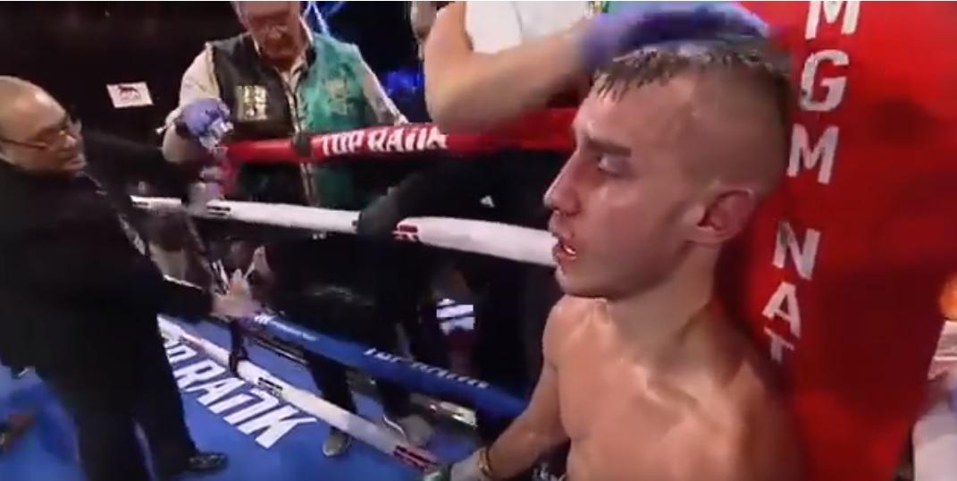 Video interzis cardiacilor! Un boxer moare &icirc;n urma loviturilor primite &icirc;ntr-un meci! Nu a mai putut fi salvat