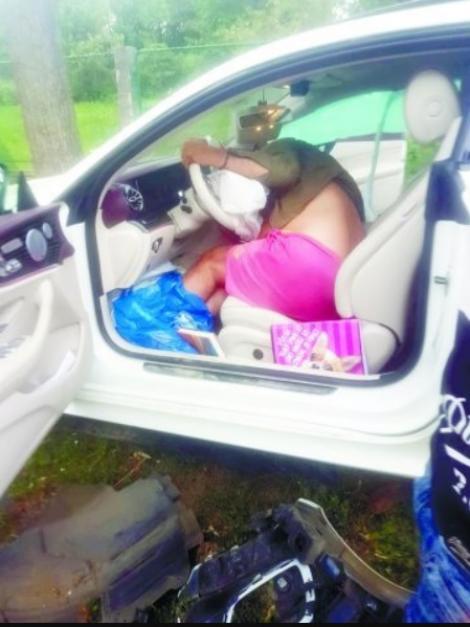 Șoferul din Iași era beat mort! Bărbatul care a fost la un pas să spulbere un copil ar fi fost cărat pe brațe de prieteni la mașină
