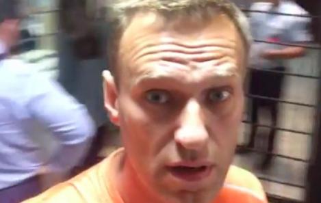 Opozantul rus Aleksei Navalnîi anunţă că a fost arestat după ce a îndemnat la manifestaţii în acest weekend