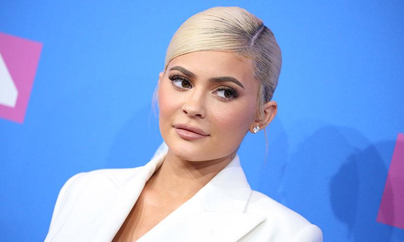 Kylie Jenner răm&acirc;ne cea mai bine plătită vedeta de pe Instagram. C&acirc;t primește aceasta pentru o postare