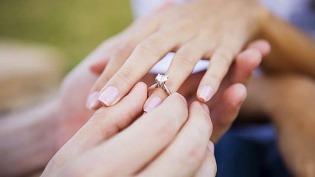 O cerere &icirc;n căsătorie a &icirc;mpărțit lumea &icirc;n două! &bdquo;Este un egoist! Vrea să &icirc;și controleze iubita!&rdquo; - Video