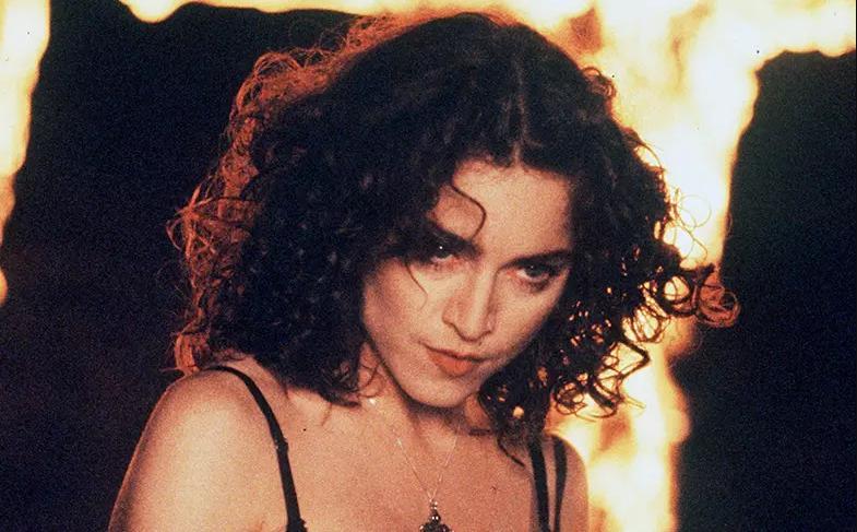 Prima variantă a pieselor „Like A Prayer” şi „Cherish”, cântate de Madonna, lansată online pentru a opri o licitaţie
