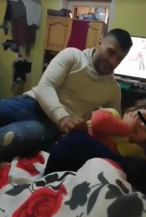 Fetița de cinci ani batjocorită de concubinul celei care i-a dat viaţă a ajuns &icirc;n grija statului: &rdquo;Mama nu a arătat nicio urmă de regret!&rdquo;