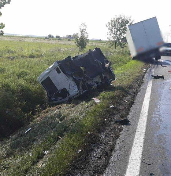 Trei morți, &icirc;n urma unui accident produs &icirc;n județul D&acirc;mbovița! O altă persoană este &icirc;n stare gravă