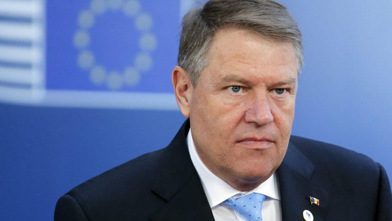 Klaus Iohannis a discutat cu ministrul de Interne şi cu directorul STS. Preşedintele aşteaptă o evaluare &icirc;n CSAT &icirc;n legătură cu tragedia de la Caracal