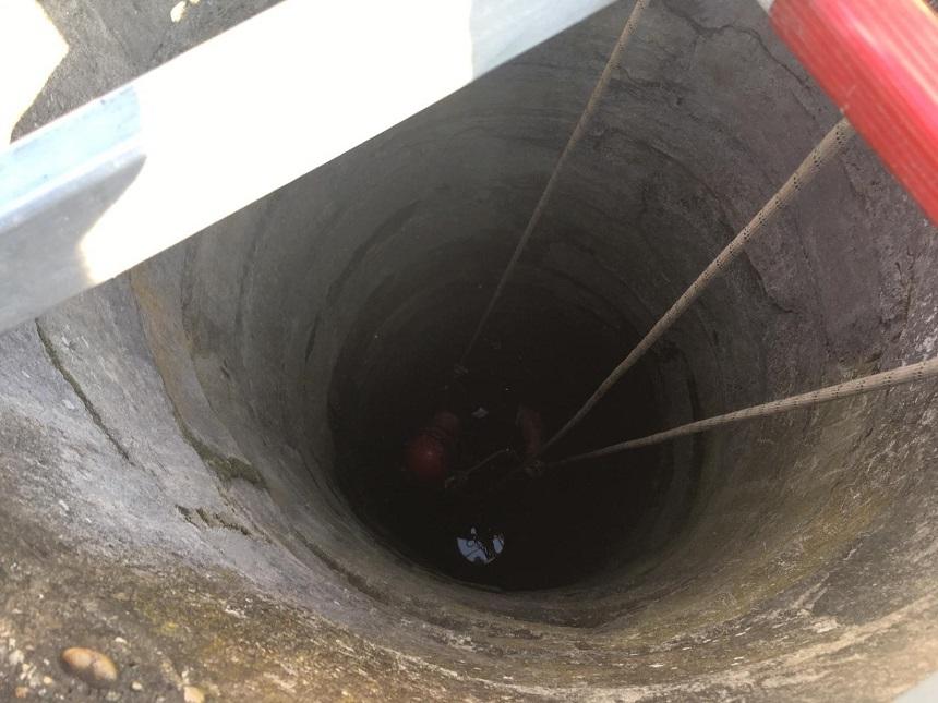 Alertă! Două cadavre au fost găsite &icirc;ntr-o f&acirc;nt&acirc;nă din judeţul Dolj