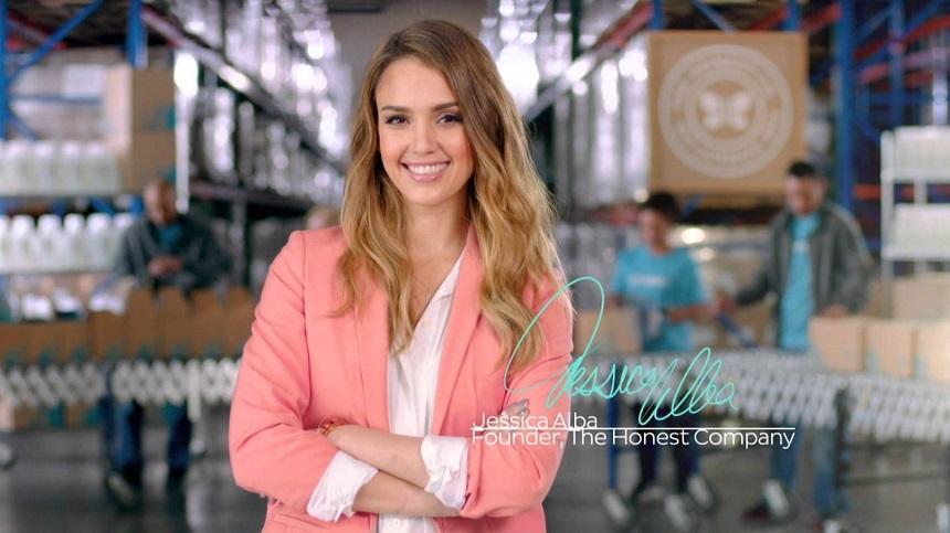 Mesaje homofobe şi rasiste, publicate pe contul de Twitter atacat de hackeri al actriţei Jessica Alba