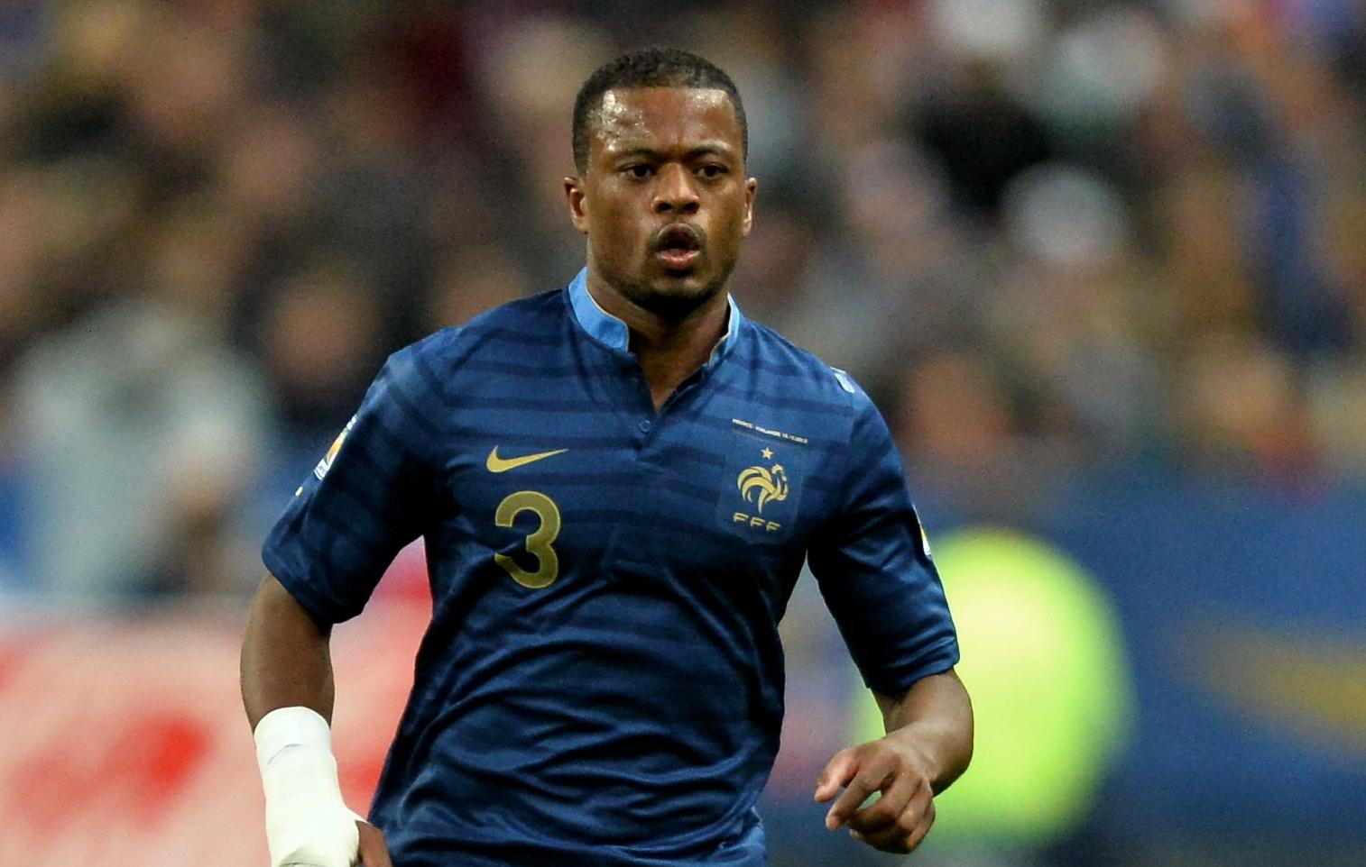 Jucătorul francez Patrice Evra şi-a anunţat retragerea din activitatea de fotbalist