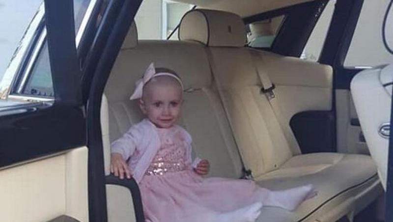 O fetiță de trei ani a mers la un bal de absolvire, iar motivul este sfâșietor! „A spus că arată ca o prințesă”