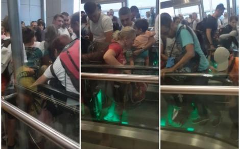 Video. Zeci de călători, la un pas să se calce în picioare, pe Aeroportul Otopeni! „Oamenii veneau, pur și simplu, unii peste alții”