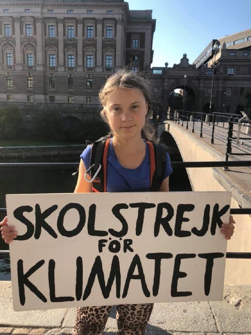 Activista de mediu Greta Thunberg va călători din Marea Britanie la New York cu o barcă cu p&acirc;nze pentru a evita poluarea