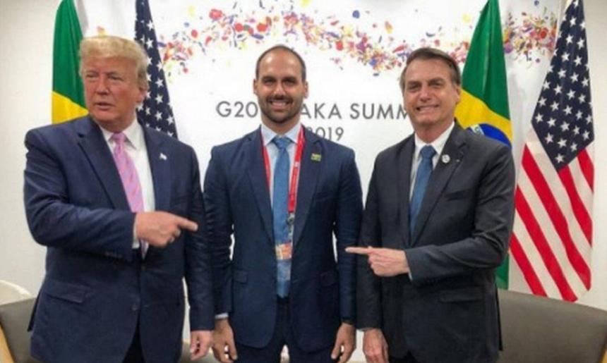 Donald Trump e pregătit să-l primească pe fiul lui Jair Bolsonaro &icirc;n funcţia de ambasador al Braziliei &icirc;n SUA