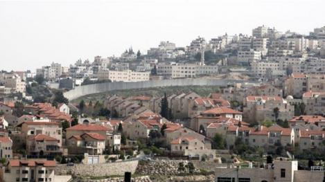 Israelul a aprobat construirea a 700 de locuinţe pentru palestinieni şi a 6.000 de locuinţe pentru colonişti israelieni în Cisiordania