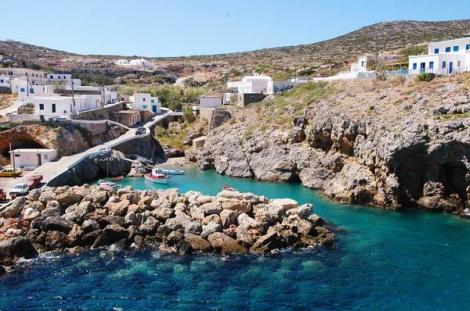 500 de euro pe lună, teren pentru construirea unei case și mâncare pentru oricine se mută pe această insulă din Grecia