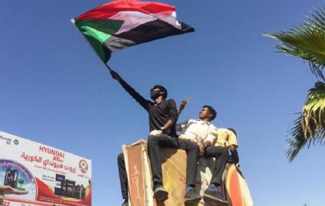 Sudan: Armata ajunge la un acord cu protestatarii pentru a împărţi puterea până la următoarele alegeri
