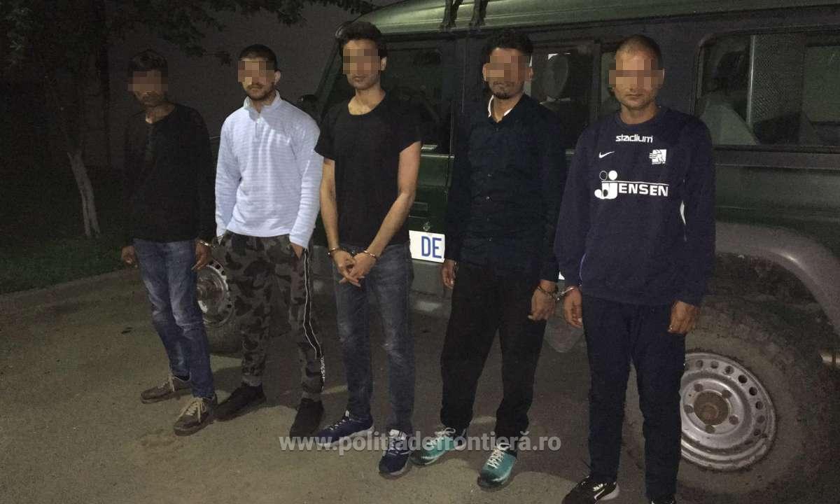 Cinci cetăţeni din India şi Pakistan, opriţi la frontiera cu Ungaria. Doreau să ajungă &icirc;n țări din Vestul Europei