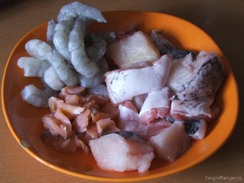 Ce se &icirc;nt&acirc;mplă dacă măn&acirc;nci fructe de mare &icirc;n exces! Nu este de glumă