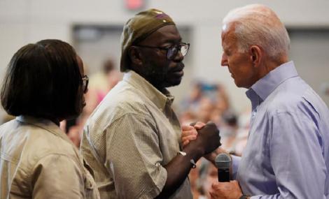 Joe Biden își cere scuze în urma unor declaraţii controversate cu privire la legături din trecut cu segregaţionişti