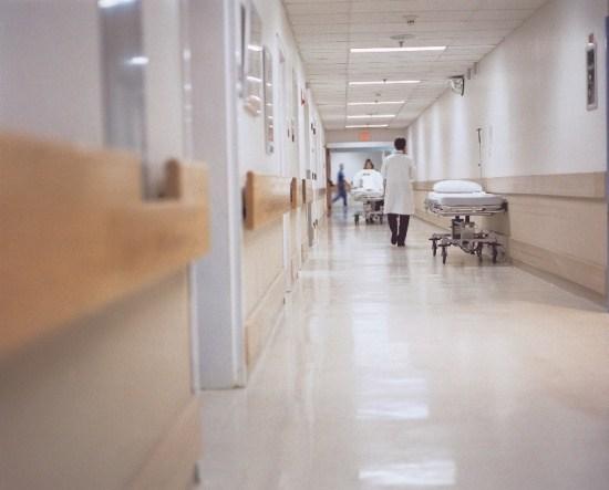 Ace, cuie şi s&acirc;rmă găsite &icirc;n corpul unui pacient. Un medic a afirmat că &icirc;n 40 de ani de practică nu a văzut aşa ceva