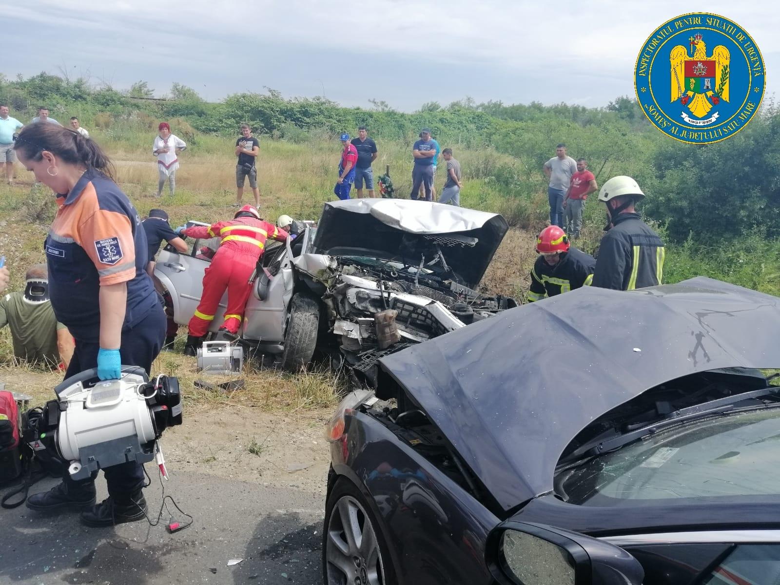 Patru persoane au fost rănite după ce două autoturisme s-au ciocnit pe DN 19F, &icirc;n judeţul Satu Mare