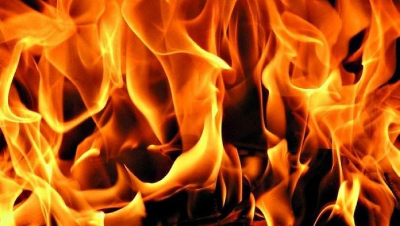 Un tânăr de 20 de ani a trecut prin flăcări ca să-și salveze nepoata de opt ani: ”Nu-mi pasă că m-am ales cu arsuri grave!”