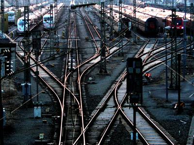 Locomotiva unui tren care transporta păcură a luat foc la Constanţa