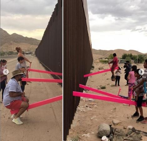 Zidul dintre Statele Unite şi Mexic, transformat de artişti în loc de joacă pentru copii