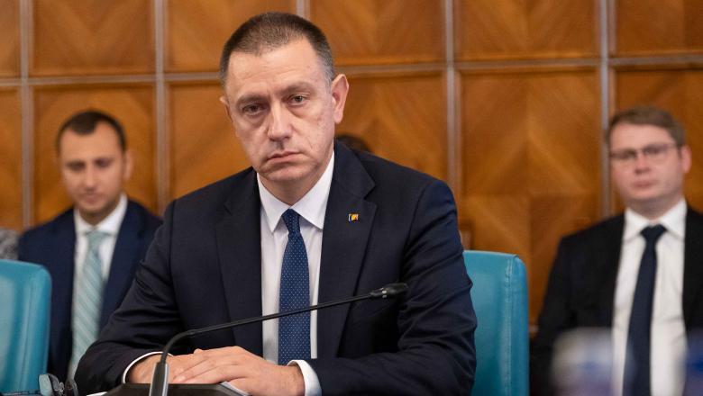 Fifor:&bdquo; Nu am spus să treacă 112 la MAI. Vom avea &icirc;n acelaşi loc 112, SMURD-ul, pompierii şi Poliţia&rdquo;. Operatorul care i-a răspuns Alexandrei avea trei apeluri &icirc;n așteptare