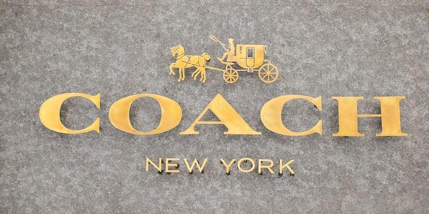 Ambasadorii din China ai unor branduri precum Coach şi Givenchy au &icirc;ntrerupt colaborarea cu companiile din cauza produselor care &icirc;ncalcă suveranitatea ţării