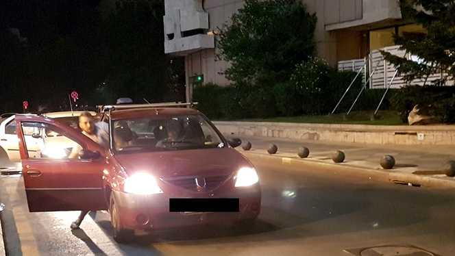 Poliția Rom&acirc;nă, prima reacție &icirc;n cazul femeii care a fost băgată cu forța &icirc;ntr-o mașină: &rdquo;S-a intervenit &icirc;n 12 minute. Nu a vrut să depună pl&acirc;ngere!&rdquo;