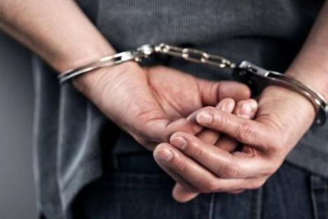 Alertă în Călăraşi: Un bărbat cercetat pentru ameninţare şi tulburarea ordinii publice a evadat din sediul Poliţiei