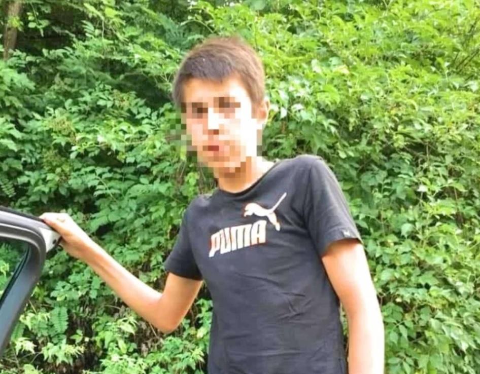 Alex, puștiul de 14 ani care &rdquo;căuta&rdquo; de muncă pentru a-și ajuta mama și cei nouă frați, un șarlatan! Adevărul despre părinții lui