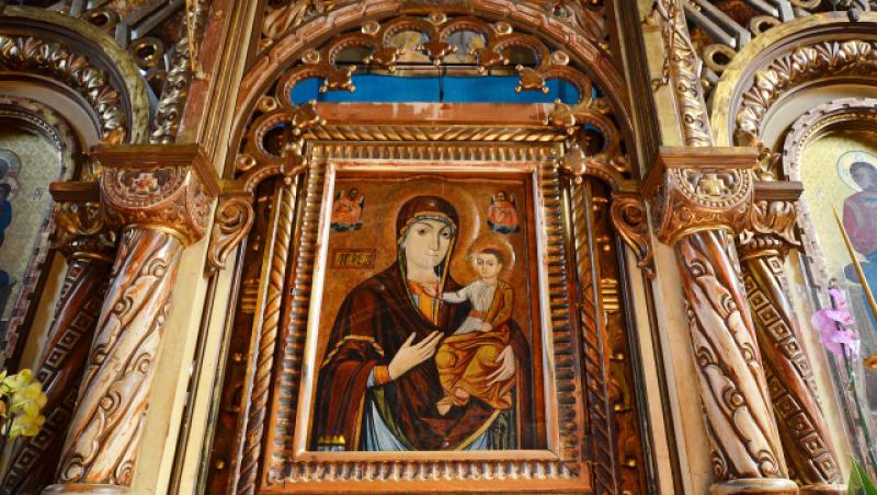 Sfânta Maria: câte sărbători are Maica Domnului și Icoane făcătoare de minuni