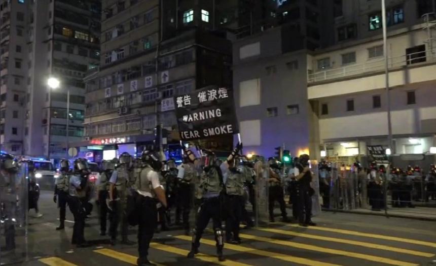 Hong Kongul se pregăteşte pentru noi demonstraţii &icirc;n weekend, &icirc;n timp ce China a organizat exerciţii paramilitare