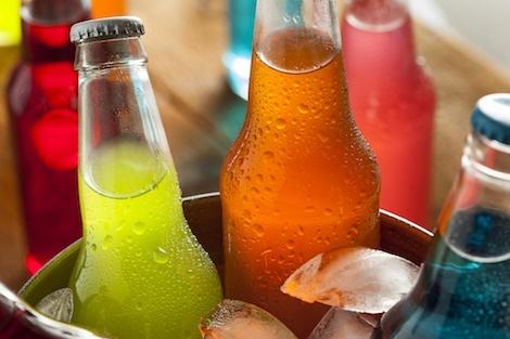 Introducerea taxei pentru băuturile cu zahăr va fi resimţită în buzunarul românilor