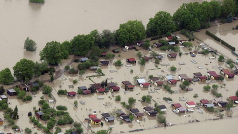 România sub ape! Furtuni fără precedent în multe dintre județele țării. Oamenii sunt disperați