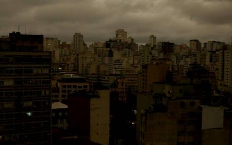 Imagini apocaliptice! A fost beznă în plină zi, într-un oraș din Brazilia! „Nu sunt evenimente naturale” – Foto