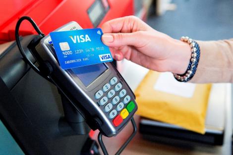 Băncile şi retailerii din România pot oferi deţinătorilor de carduri de credit Visa opţiunea de plată în rate