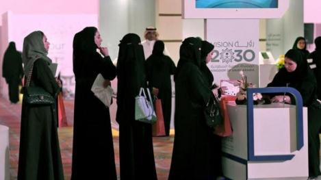 Femeile din Arabia Saudită pot ieşi din ţară fără permisiunea unui bărbat