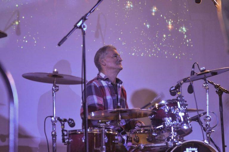 Bateristul unei trupe cunoscute &icirc;n vestul țării a murit! Bărbatul a luptat p&acirc;nă-n ultima clipă cu un cancer agresiv