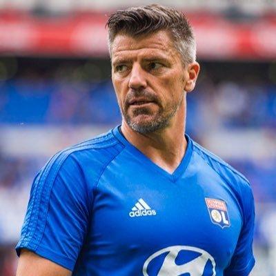 Gregory Coupet nu neagă posibilitatea plecării lui Tătăruşanu de la Lyon