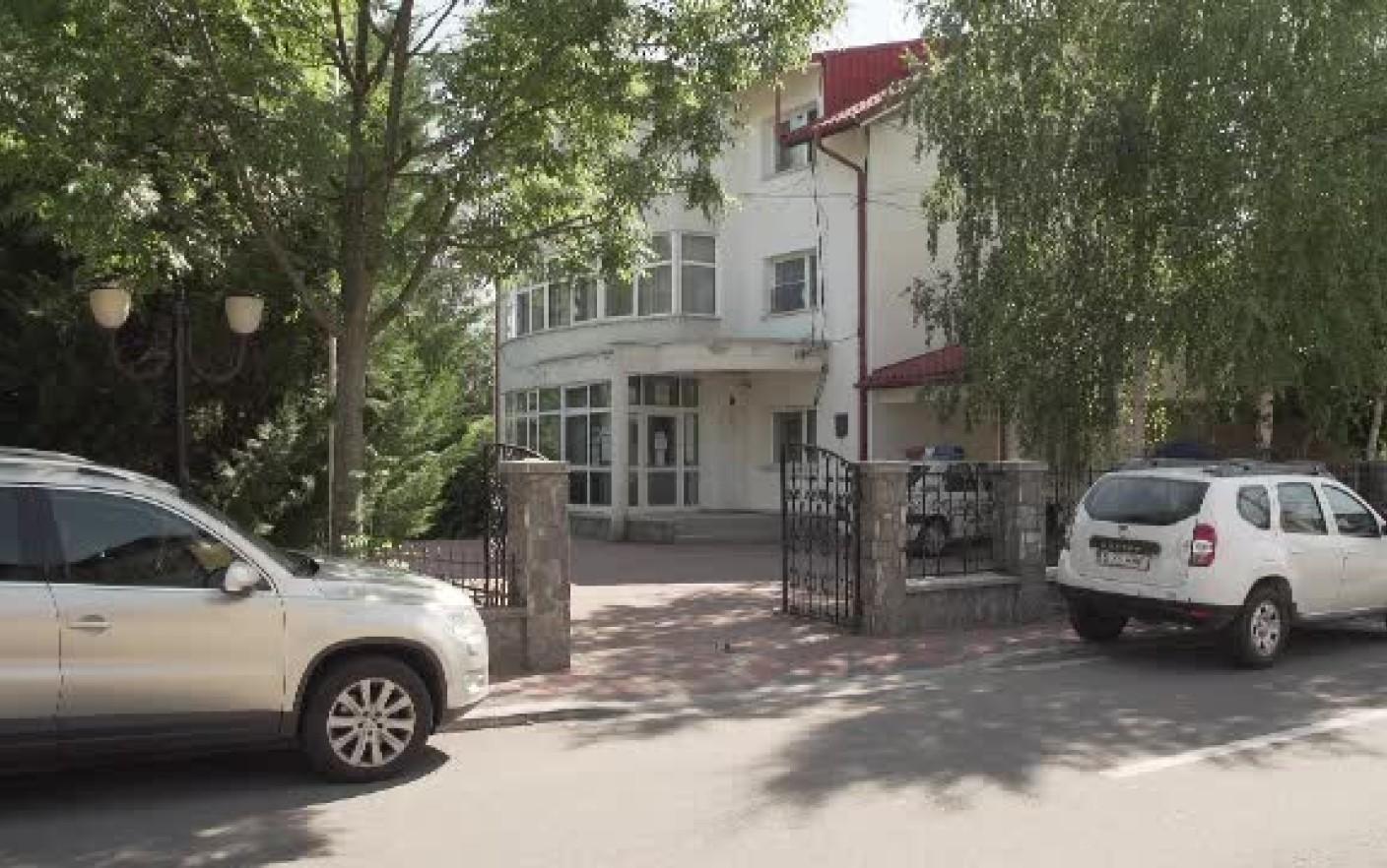 Individul care a furat probele de la secția de poliție din Cornu ar fi acționat la pont! Cinci polițiști, anchetați disciplinar