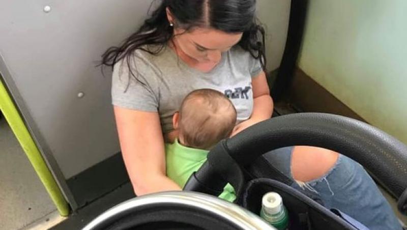 A fost forțată să își alăpteze bebelușul pe podeaua murdară a trenului! „Am fost șocată, dar a trebuit să îmi hrănesc copilul acolo” - Foto