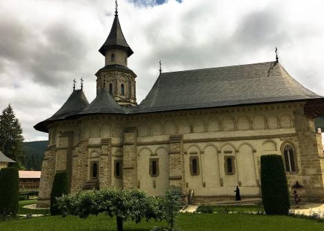 Mănăstirea Putna: legendă, curiozități, traseu, program și taxe de vizitare
